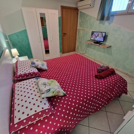 Apartamento Casa Dell'Ape Maia Térmoli Exterior foto